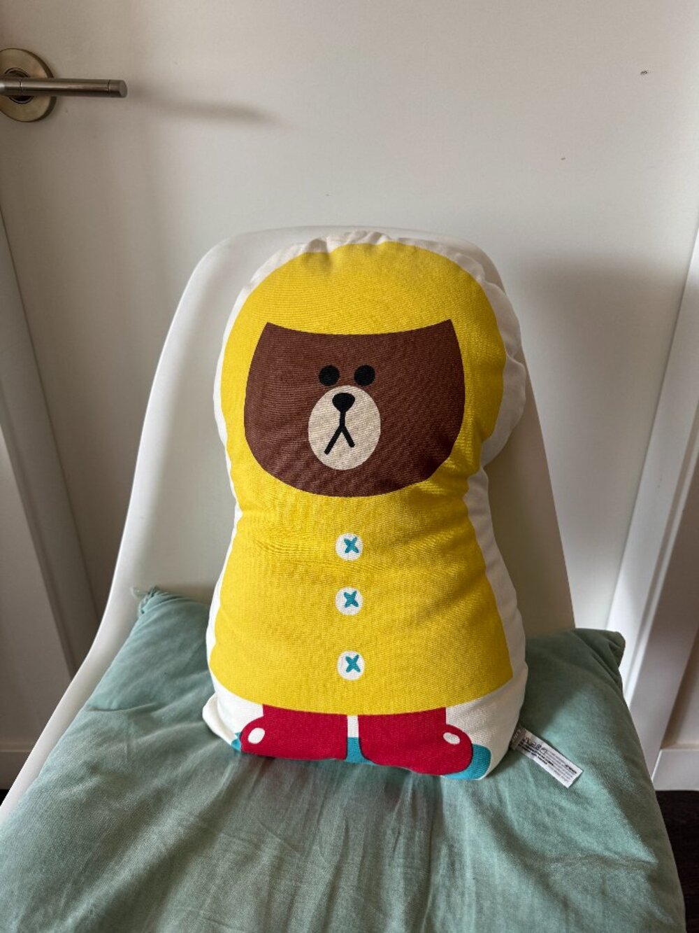 LINE FRIENDS BROWN RAINY DAY ACCENT CUSHION PILLOW PREOWNED